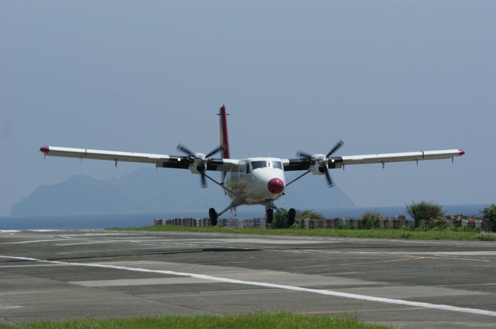 Beyond Daylight: Could Wheel-Equipped Twin Otters Improve Tourist Transfers in the&nbsp;Maldives?